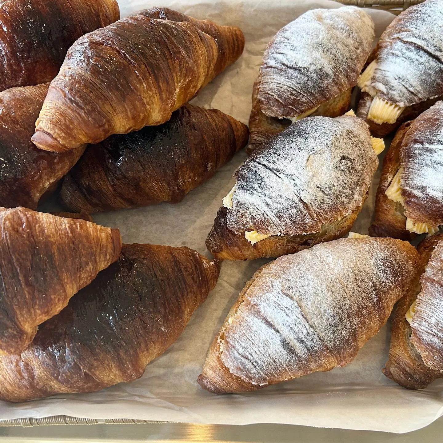 毎週人気のクロワッサン出ています🥐