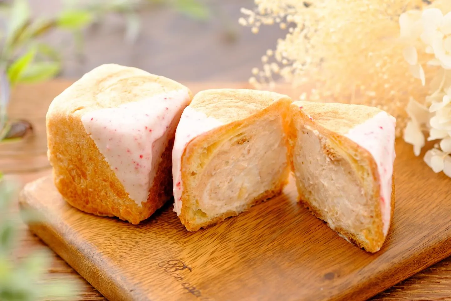 商品紹介　四角いシュークリーム