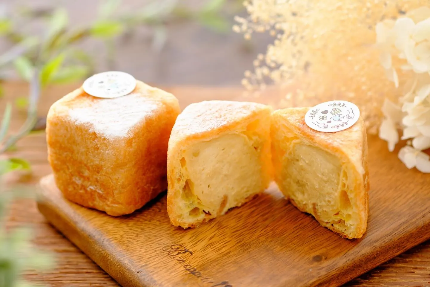 商品紹介　四角いシュークリーム